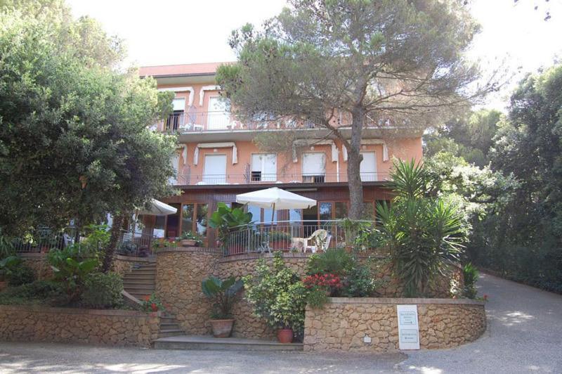 קוורצ'יאנלה Hotel Rosa Del Tirreno מראה חיצוני תמונה